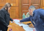 Reunión en el despacho de la Gobernación de Concepción.