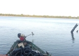El bote con motor fuera de borda tipo 