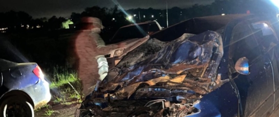 VIOLENTO CHOQUE INVOLUCRÓ A TRES VEHÍCULOS Y DEJÓ HERIDOS GRAVES