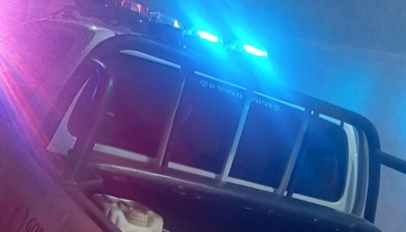 El herido tuvo que ser trasladado en la carrocería de la patrullera.