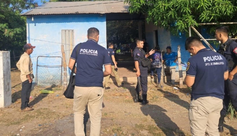 Policias intervienen en el lugar del hecho