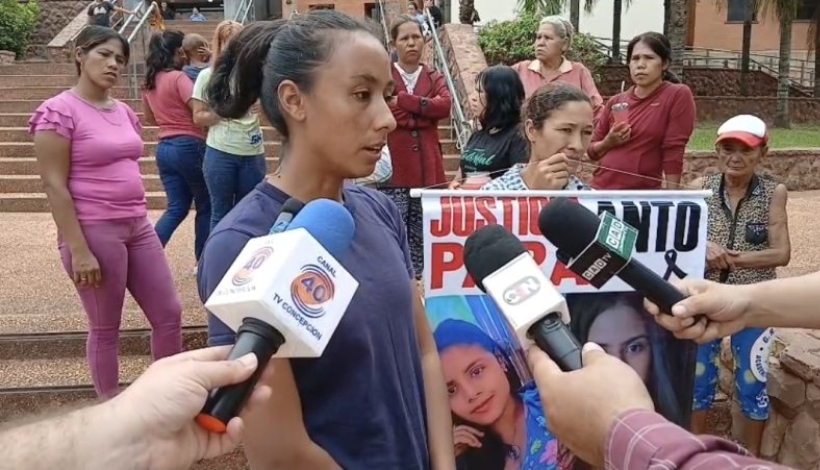 Familiares de la víctima, frente al Poder Judicial.