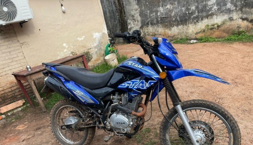 La motocicleta recuperada por efectivos policiales.