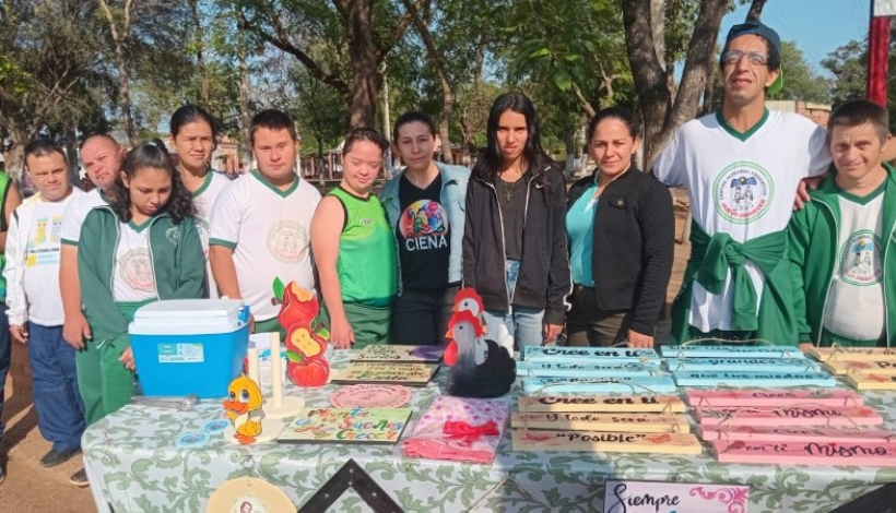 Alumnos del CIENA en la plaza Pinedo