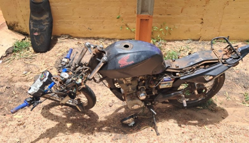 Estado en que quedó la motocicleta tras la caída 