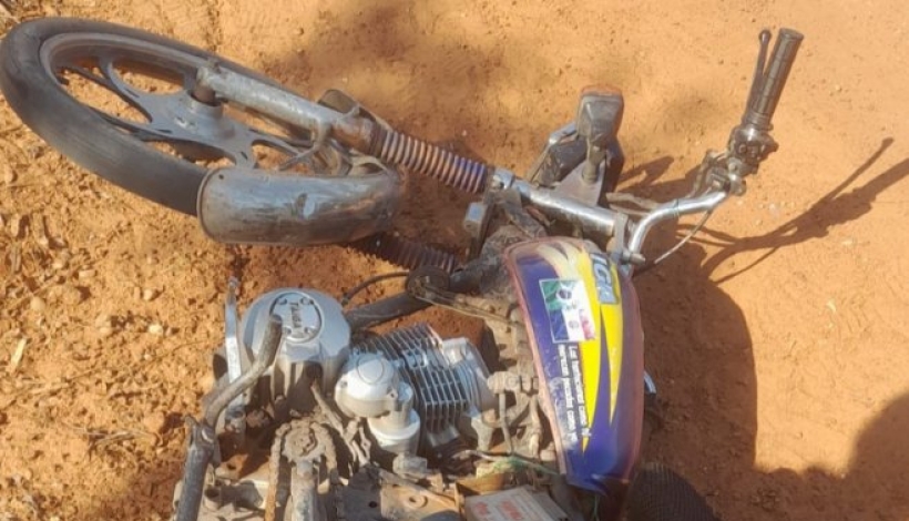 Motocicleta conducida por el Adolescente.