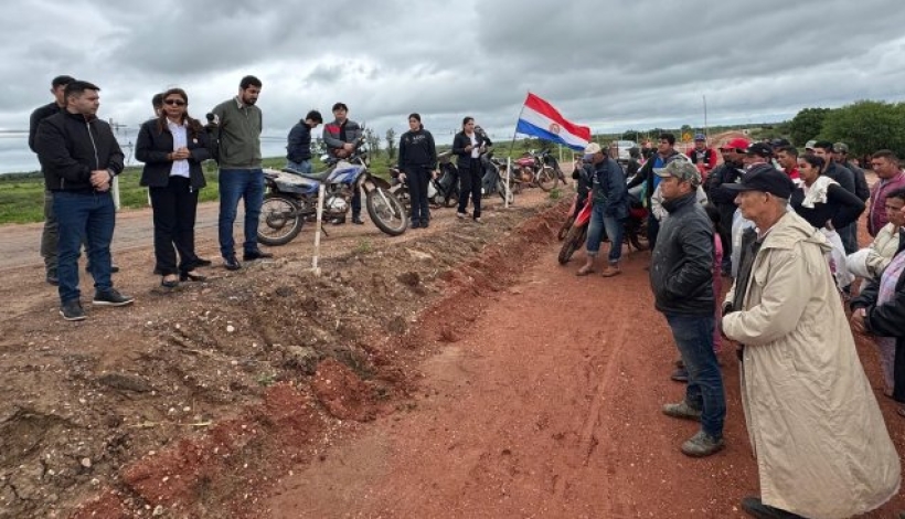 Reunión en la cabecera occidental del puente Nanawa