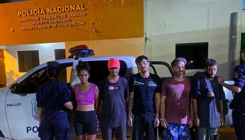 Los 5 extranjeros expulsados del país.