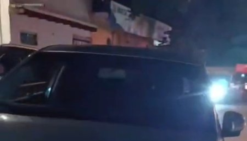 Vehículo conducido por el chofer en estado etílico.