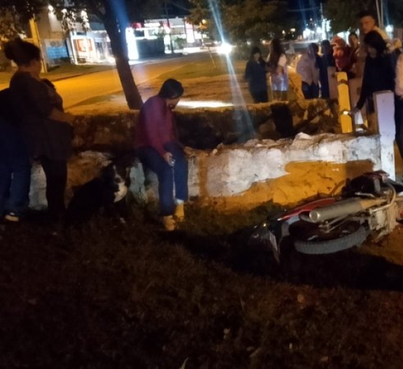 MOTOCICLISTA HERIDO TRAS CAER AL ARROYO GUASU DE SAN ANTONIO