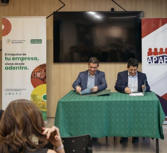 APARH Y FUNDACIÓN PARAGUAYA SE UNEN PARA IMPULSAR EL BIENESTAR ORGANIZACIONAL CON EL SEMÁFORO DE ELIMINACIÓN DE LA POBREZA